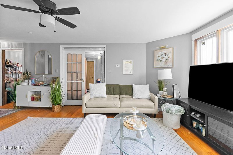 5th image of 8 McCleary Avenue