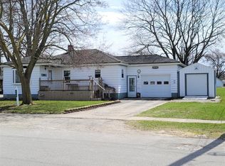 584 Sharpsteen St, Sebewaing, MI 48759