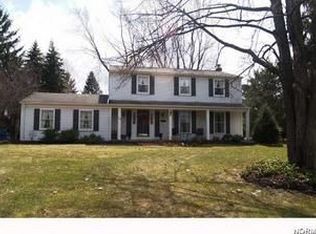 1184 Sheerbrook Dr, Chagrin Falls, OH 44022