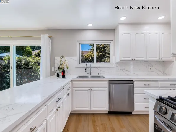 133 Miramonte Dr, Moraga, CA 94556