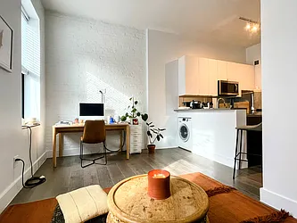 Rented by R New York