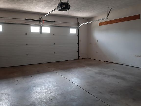5th image of 3311 Eisenhower Ct