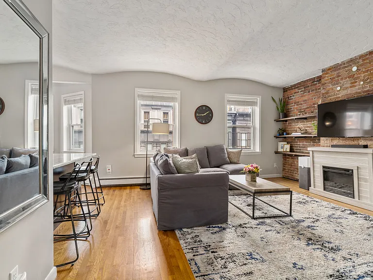 9 Battery St #7 — Photo 3