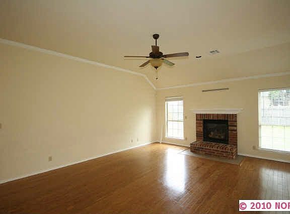 5th image of 1009 E 133rd Pl