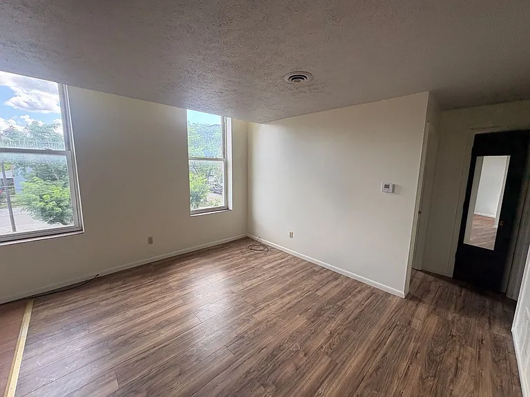 570 Miller Ave — Photo 6