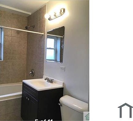 4th image of 4725 S Michigan Ave APT 2