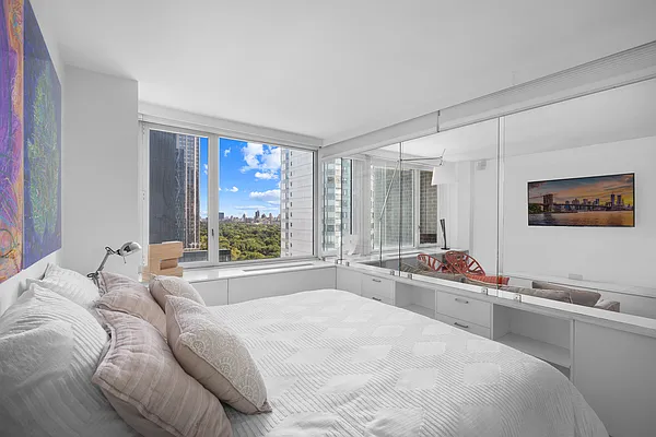 Rented by Sotheby's International Realty | media 2