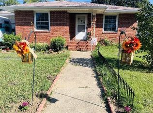 521 E Penning Ave, Wood River, IL 62095