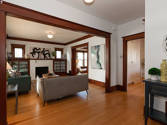 3rd image of 300 E 19th St