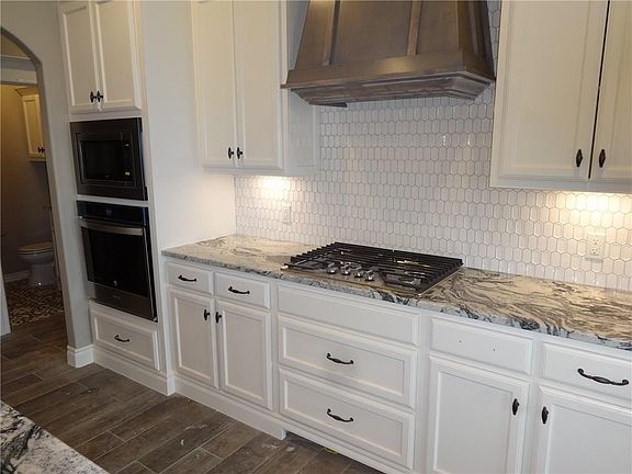 5th image of 11428 Fairways Ave