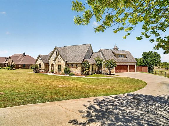 2nd image of 100 Canyon Ridge Trl