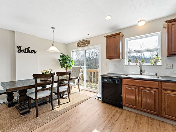 4th image of 259 Grace Manor Dr