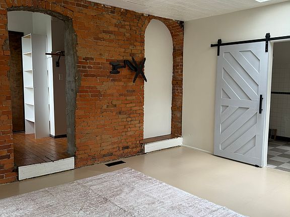 2nd image of 2071 Fulton Rd #3
