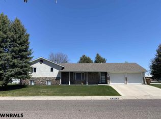 1017 E 35th St, Scottsbluff, NE 69361