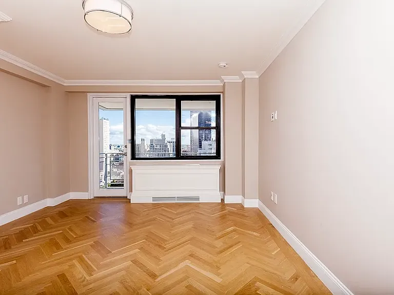 305 E 86th St #9DE — Photo 5