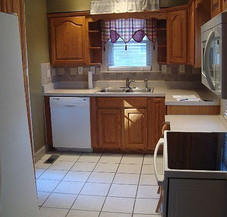 5th image of 2401 Woodland Ave