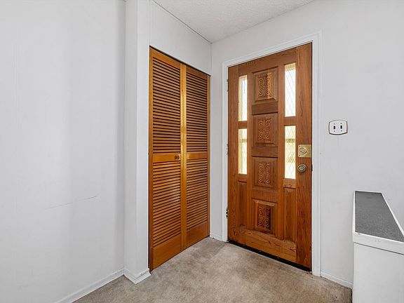3rd image of 10746 151st St NW