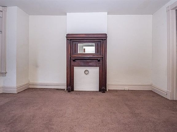 3rd image of 1528 Floyd Ave