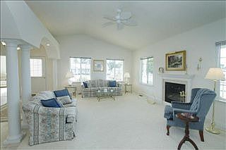 4th image of 1004 Comstock Ct