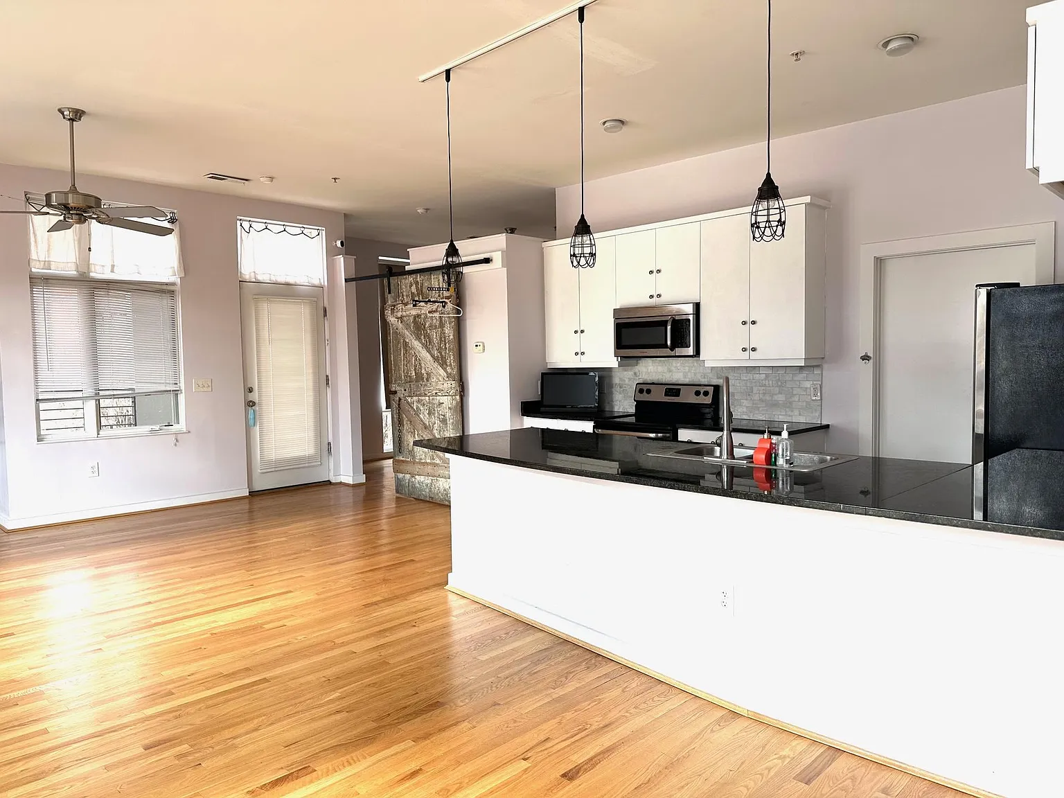 1150 Vine St — Photo 3
