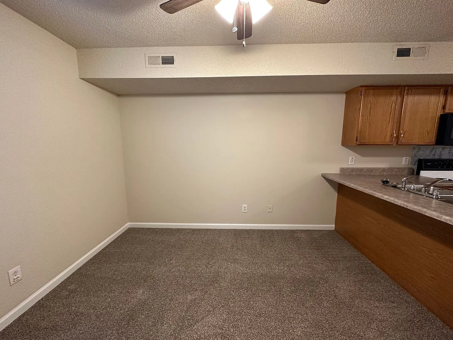 Jockey Drive-3822 — Photo 4