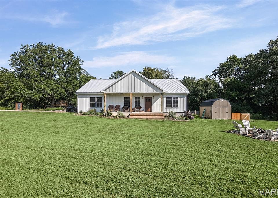 1st image of 26072 Elsah Hills Dr