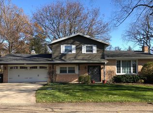 1105 Sauganash Dr, Fontana, WI 53125