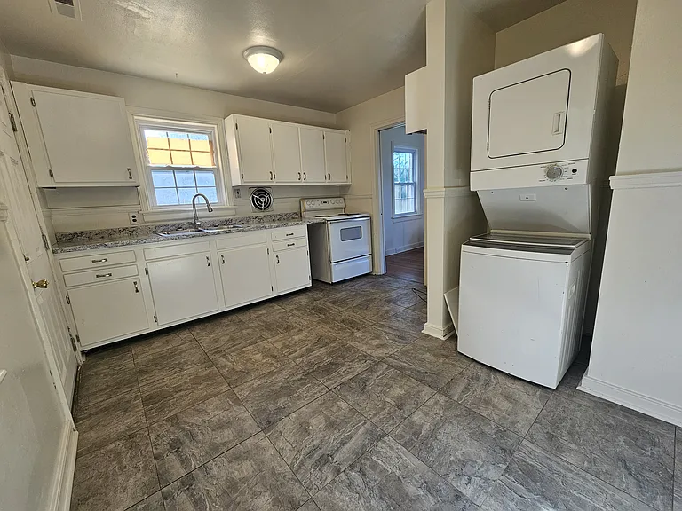 1707 Lyndover Rd — Photo 8