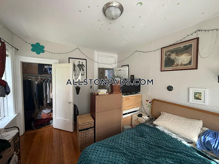 9 Park Vale Ave #1 — Photo 2