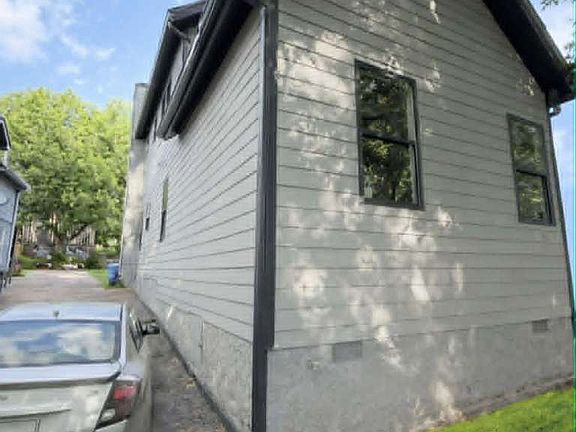 3rd image of 1145 West Ave SW