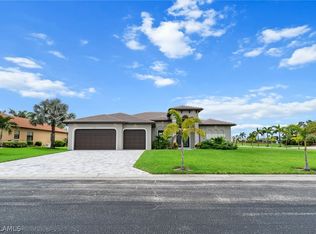 849 Palmetto Pointe Cir, Cape Coral, FL 33991