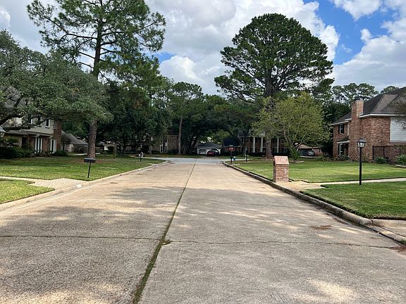 4th image of 13715 Foxmoor Ln