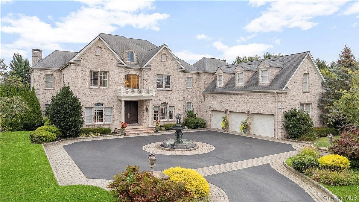 【名作】NEIGHBORHOOD ペンキ リペア コート DEALER M 44 Legends Circle, Melville, NY 11747 | Zillow