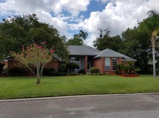 2449 Fallen Tree Dr E, Jacksonville, FL 32246