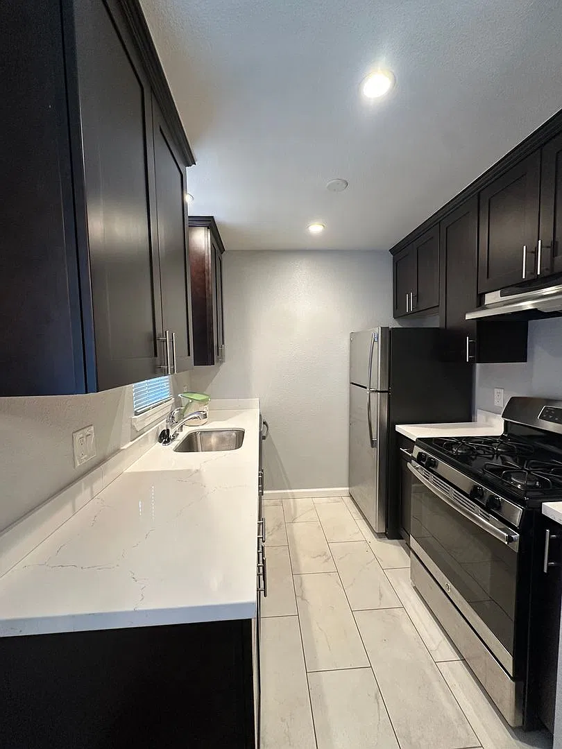 G4 | 470 19th Avenue — Photo 4