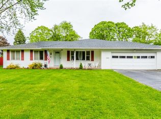 234 Black Walnut Dr, Rochester, NY 14615