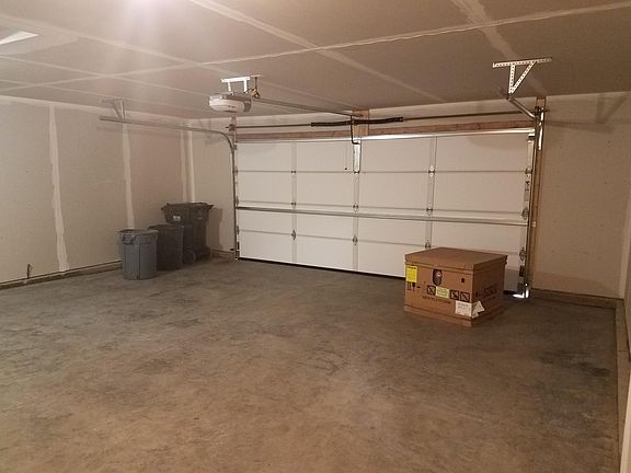 5th image of 272 Tigerway Ct