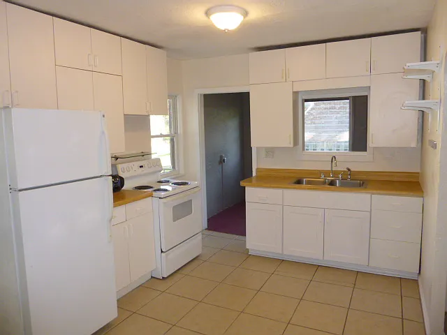 Eat-in Kitchen