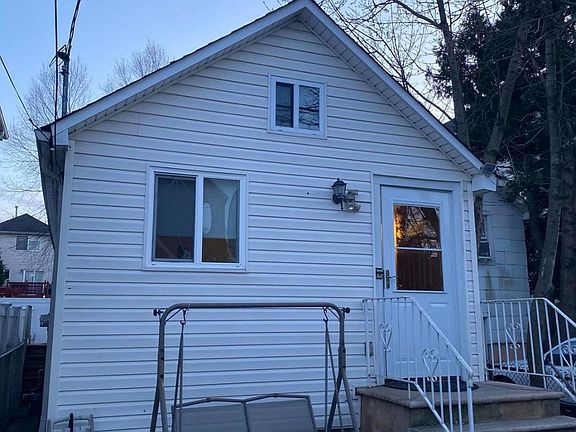2nd image of 416 Hamden Ave