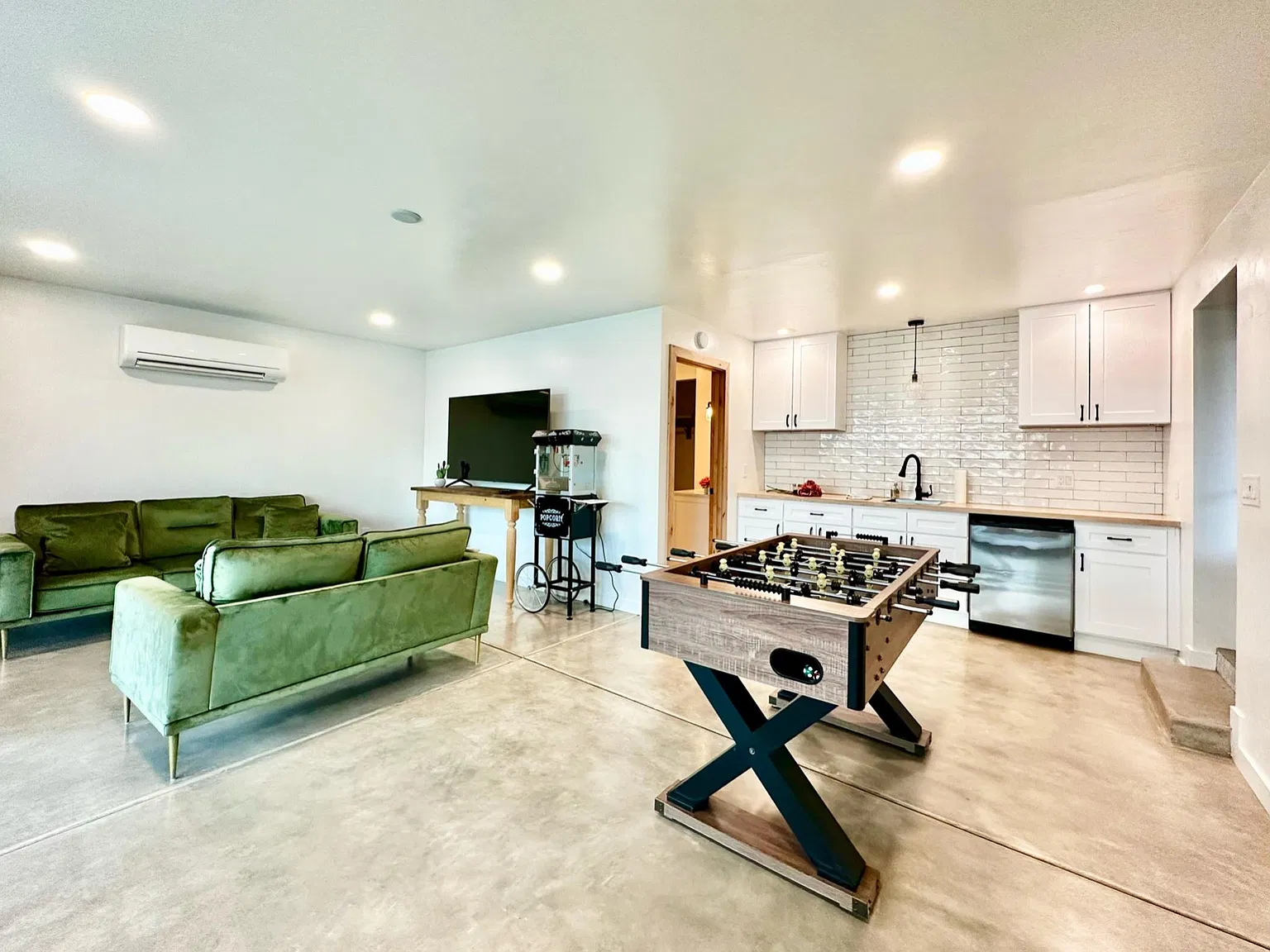 N Montezuma Dr, Tucson — Photo 2