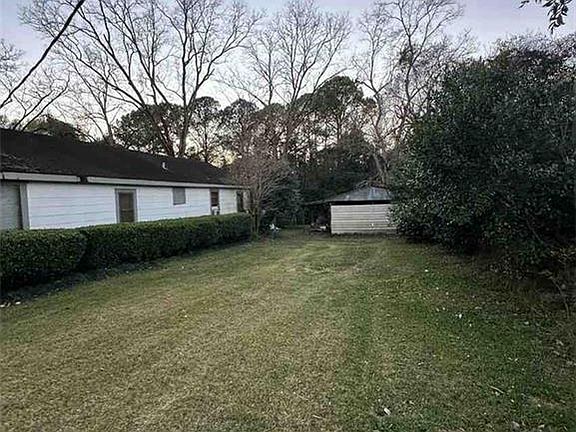 5th image of 4225 Greaves Rd