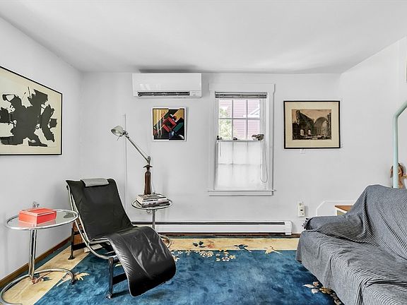 5th image of 239 Mount Auburn St