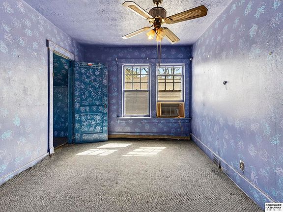4th image of 1811 Evans St