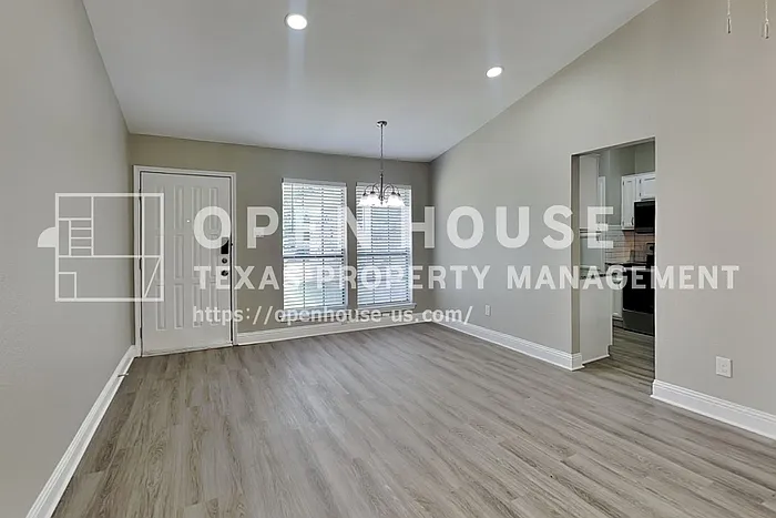 5300 Virburnum Ct — Photo 8