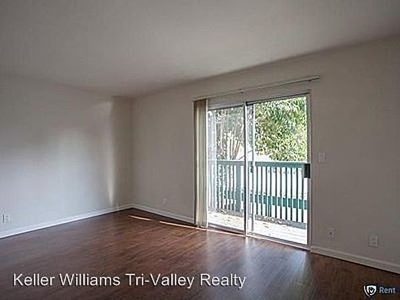 5th image of 122 Mission Dr