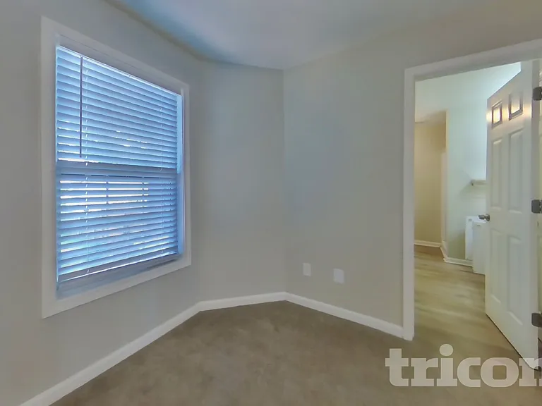 311 Turtle Pointe Dr — Photo 8