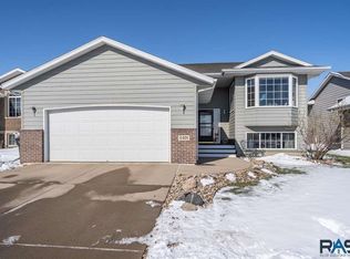 4401 S Wilson Ave, Sioux Falls, SD 57106