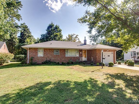 3rd image of 713 Ramona Pl