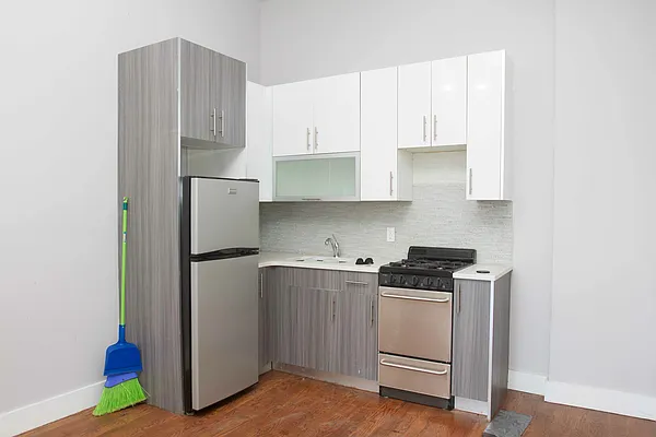 Rented by TheRealEstateCompany.com LLC | media 50