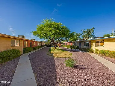 3025 E Blacklidge Dr — Photo 14
